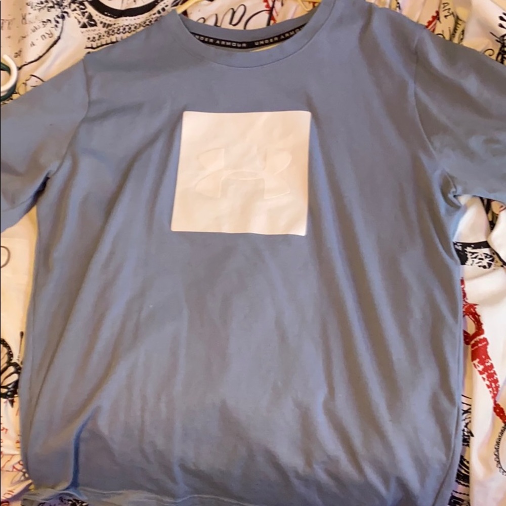 3 nice Barely worn t shirts